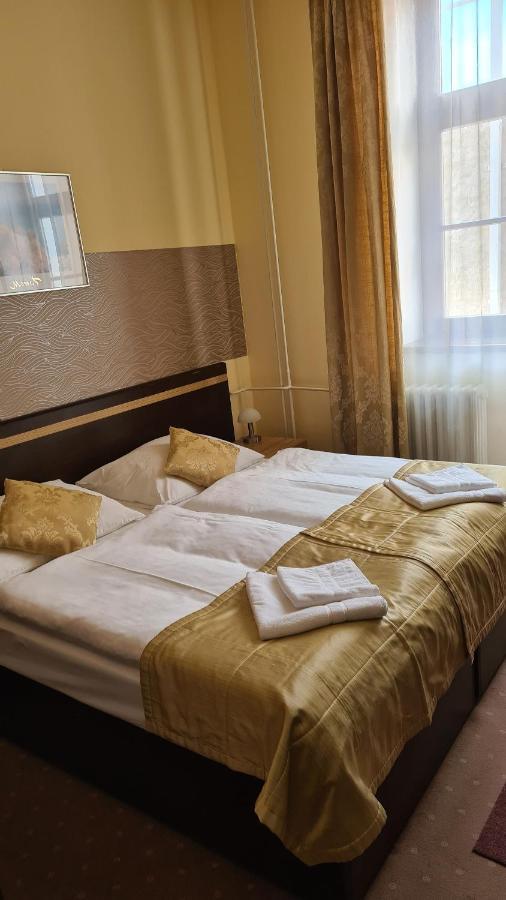 Hotel Cierny Orol Rožňava Exterior foto