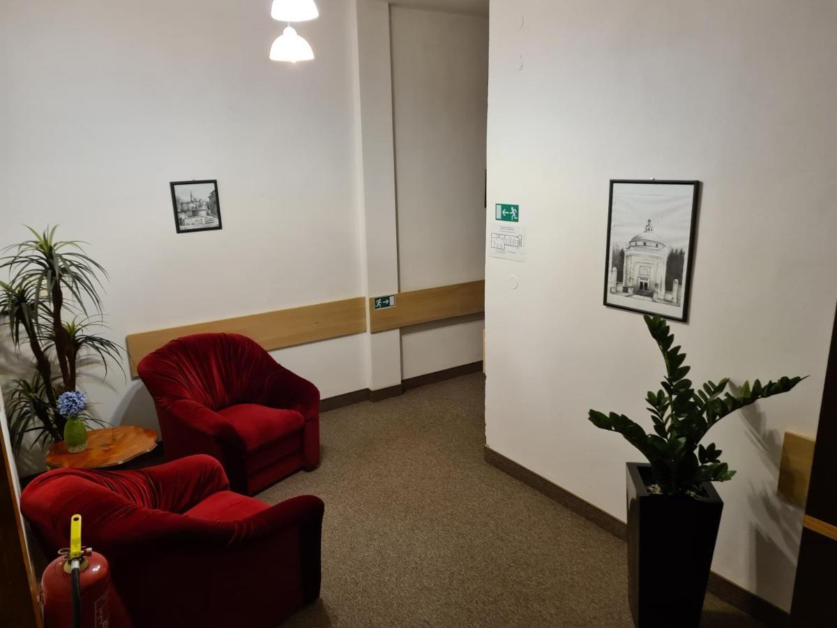 Hotel Cierny Orol Rožňava Exterior foto