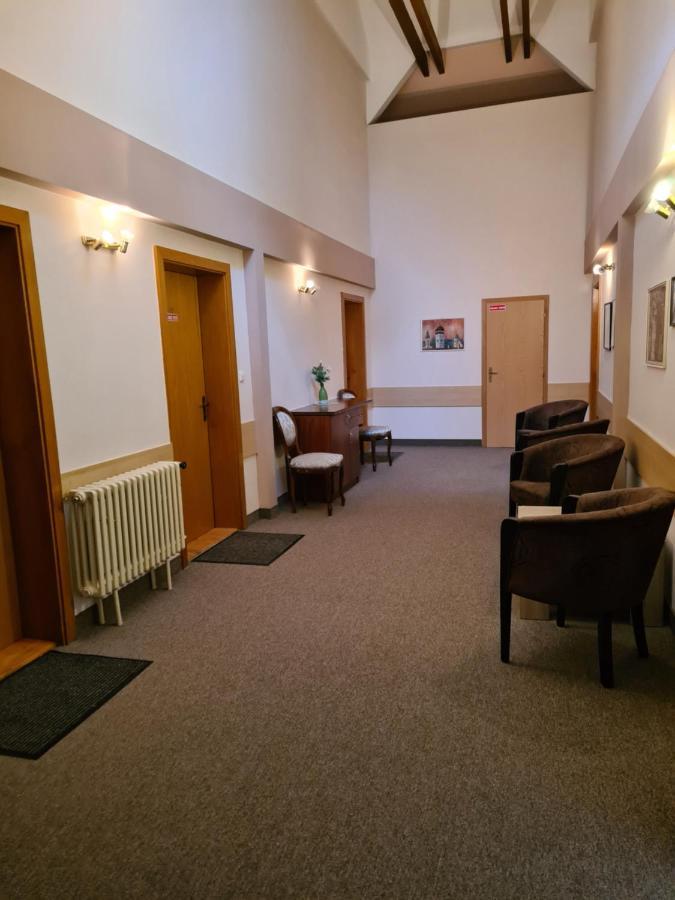 Hotel Cierny Orol Rožňava Exterior foto
